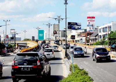 BILLBOARD JL. SUDIRMAN FLY OVER IMAM MUNANDAR PEKANBARU 