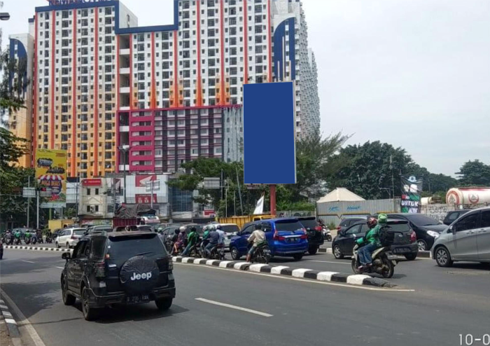 BILLBOARD JL.A.YANI DEPAN SPBU PETRONAS BEKASI