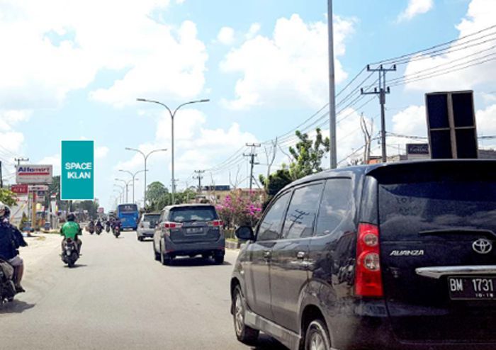 BILLBOARD DEPAN PLAZA MEUBEL MASRUM PEKANBARU