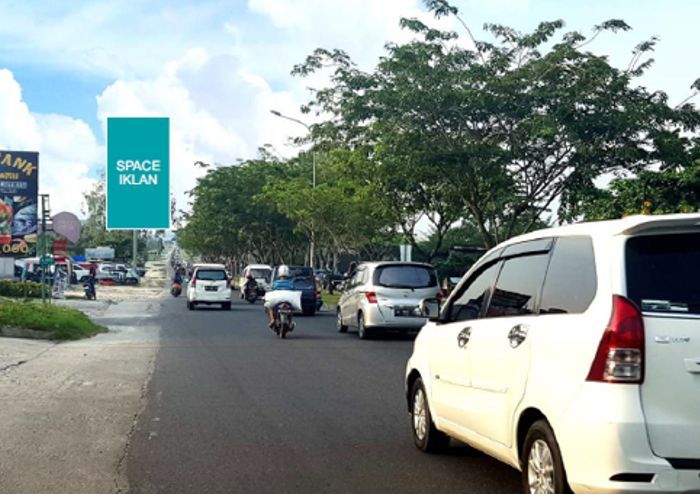 BILLBOARD DEPAN RS. EKA HOSPITAL PEKANBARU