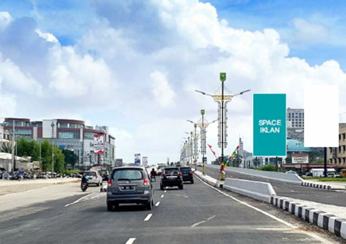 BILLBOARD DEPAN TRANSMART PEKANBARU