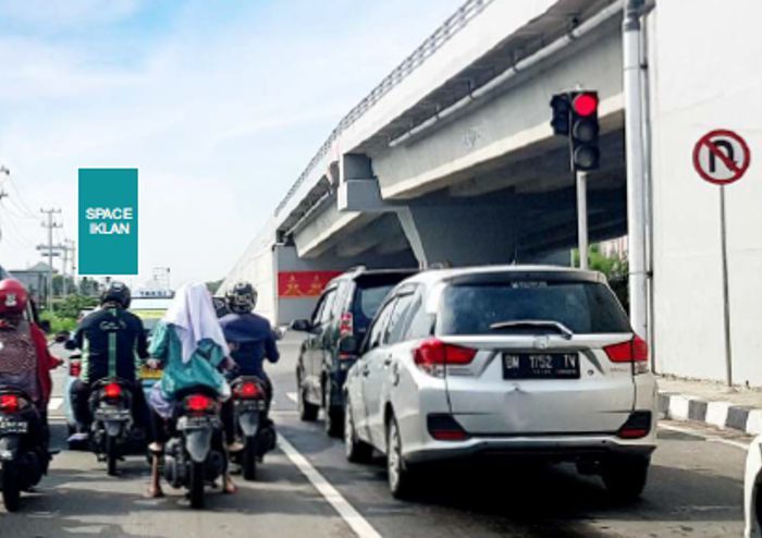 BILLBOARD JL SOEKARNO HATTA FLY OVER PEKANBARU