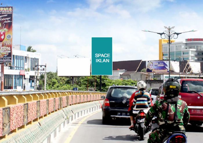 BILLBOARD FLY OVER IMAM MUNANDAR PEKANBARU 