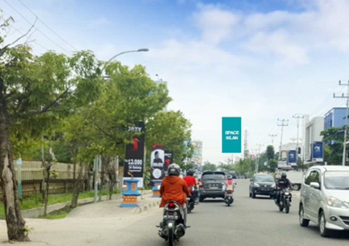 BILLBOARD SEBELAH RUMAH MAKAN ACEN PADANG 