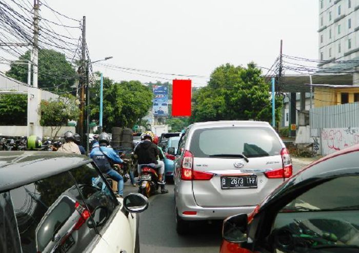 BILLBOARD LAMPU MERAH PRAPANCA