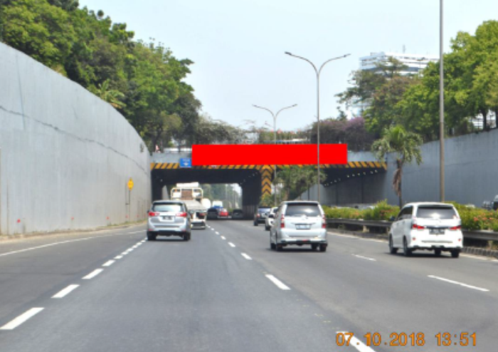 BILLBOARD TOL JORR KM 25+500 A SETELAH GATE TOL AMPERA